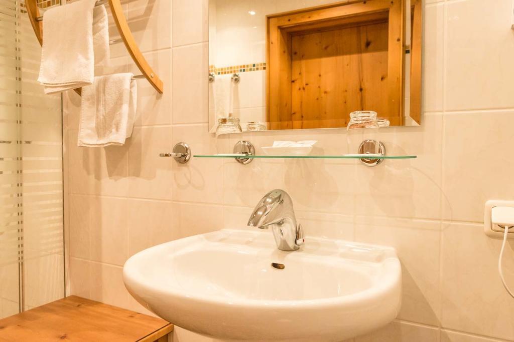 Metzgerei Gasthof Oberhauser - Hotel Zur Post Egling ภายนอก รูปภาพ